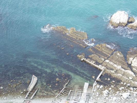 Pietralcroce: grotte sul mare